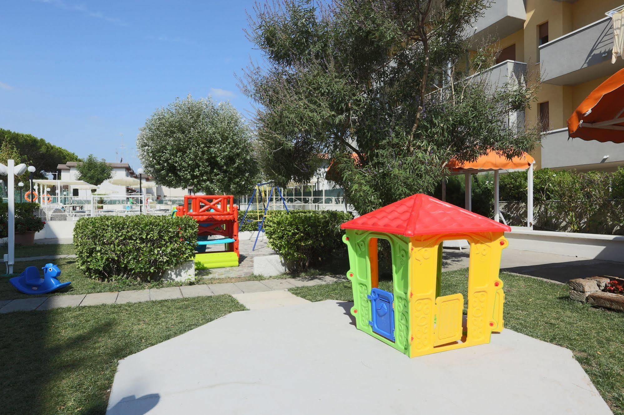 Hotel Marina Beach - Azzurro Club Ravenna Kültér fotó