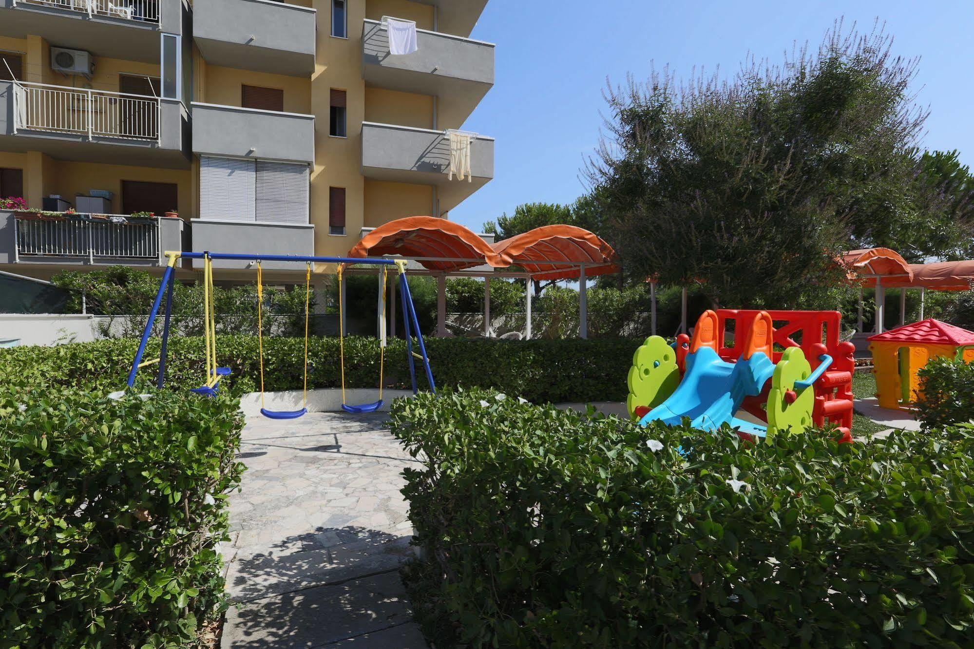 Hotel Marina Beach - Azzurro Club Ravenna Kültér fotó