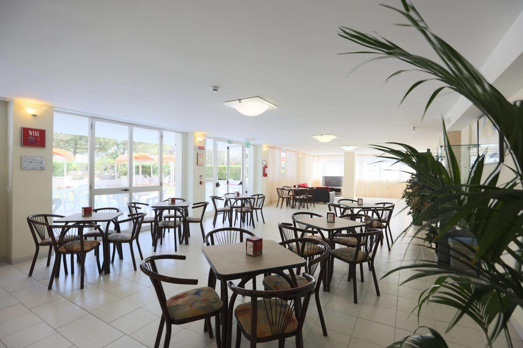 Hotel Marina Beach - Azzurro Club Ravenna Kültér fotó